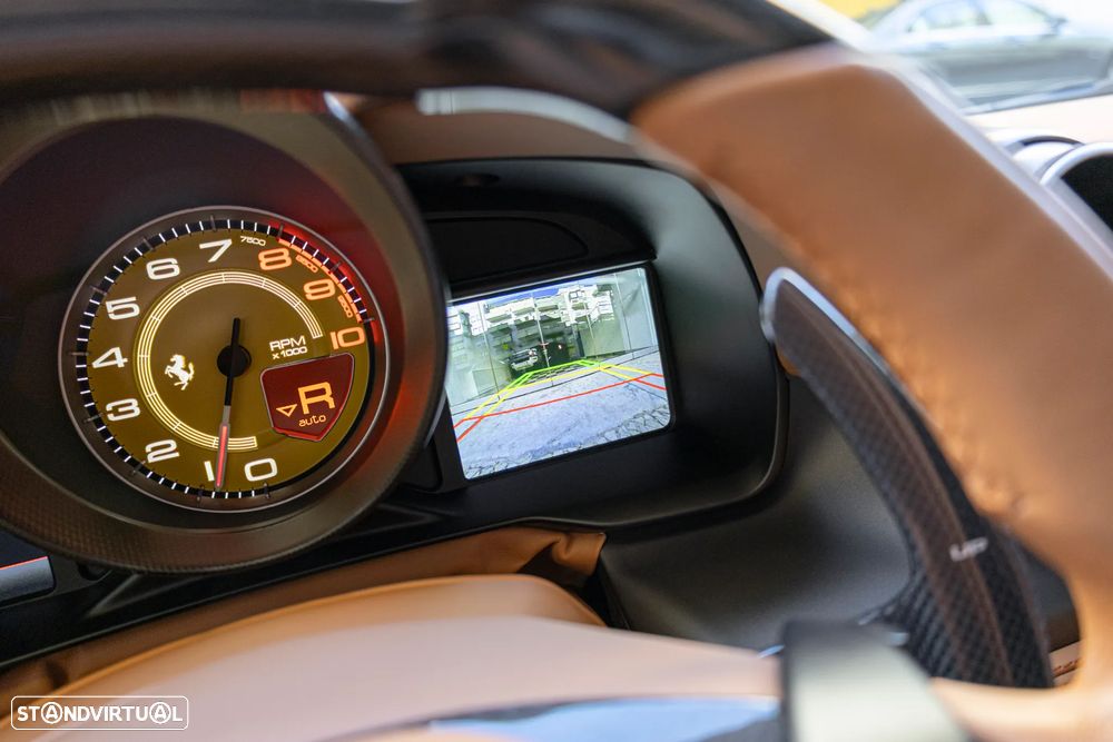 Ferrari F8 Tributo 3.9 Twin-Turbo V8 - 28