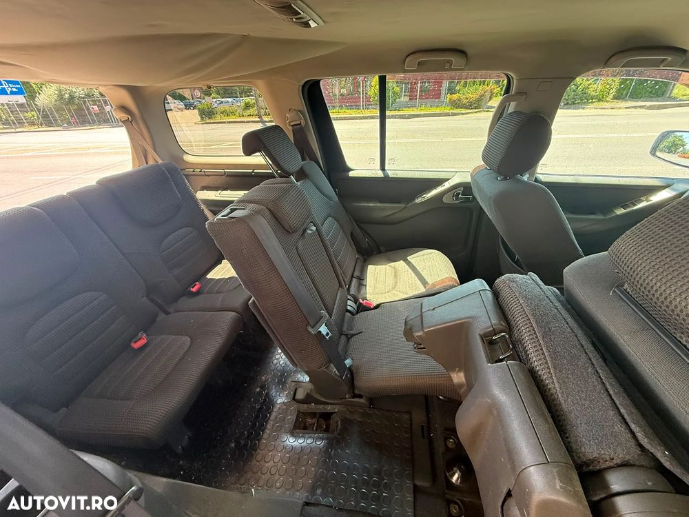 Nissan Pathfinder - 2