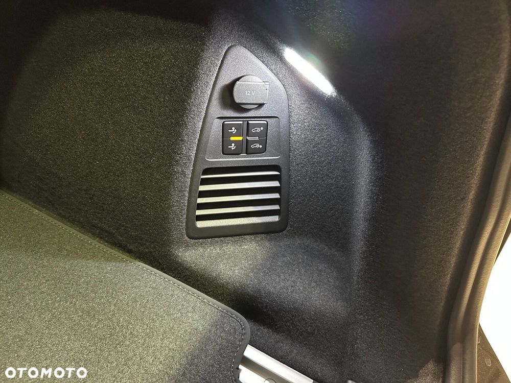 Volkswagen Touareg 3.0 V6 TDI 4Motion R-Line - 12