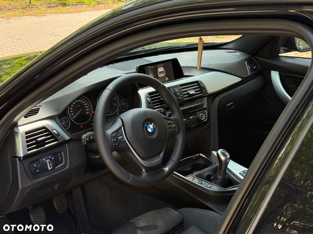 BMW Seria 3 318d Sport Line - 8