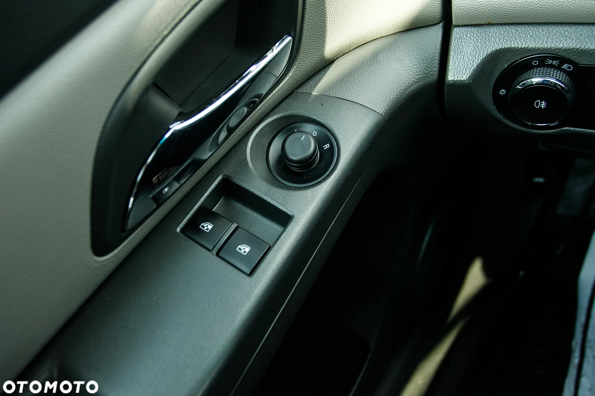 Chevrolet Cruze 1.6 LS - 21