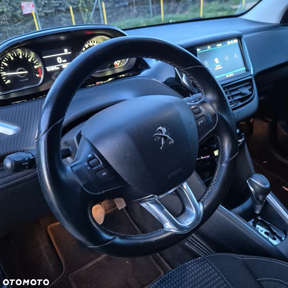 Peugeot 208 PureTech 110 Stop & Start EAT6 Allure - 23