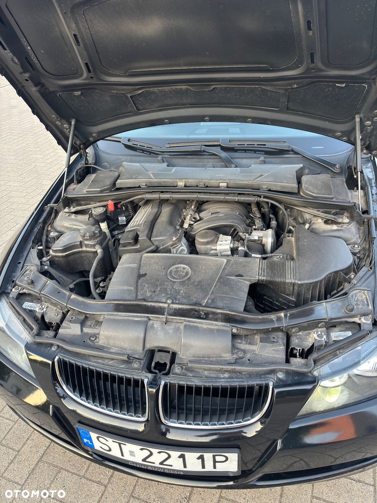 BMW Seria 3 318i - 9