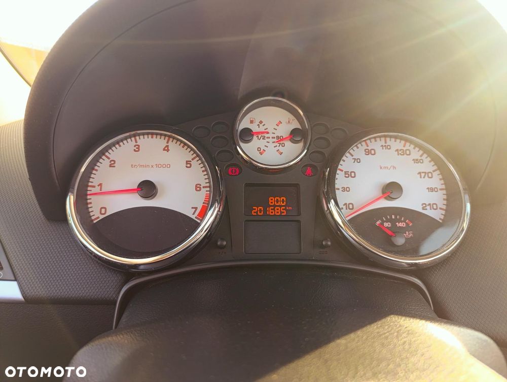 Peugeot 207 CC - 8