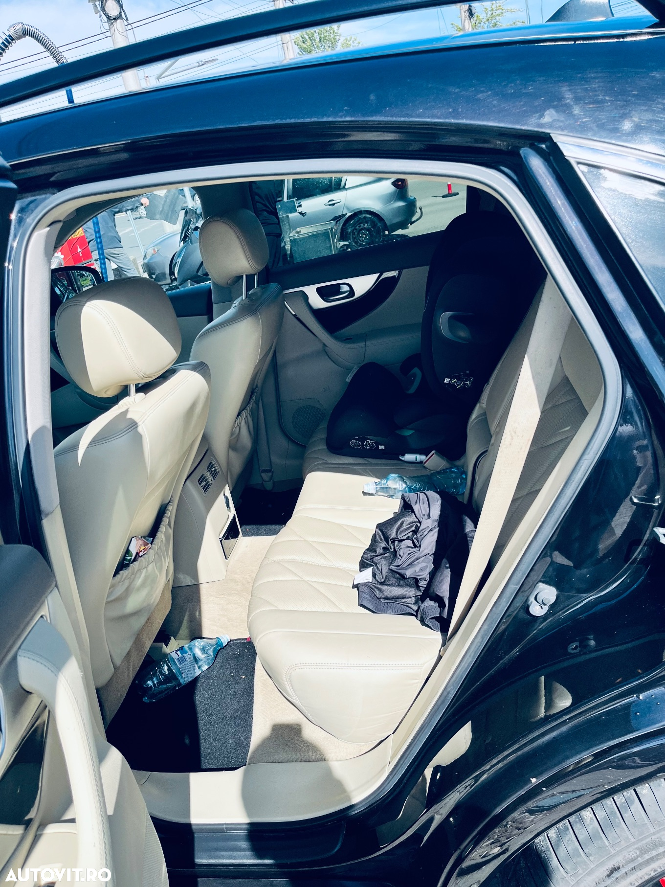 Infiniti FX 30 FX30d 3.0d V6 S Premium AWD - 8