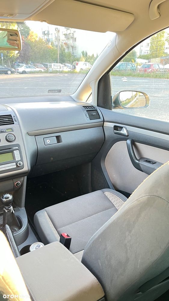 Volkswagen Touran 2.0 TDI DPF Cross - 13