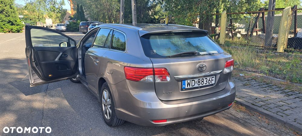 Toyota Avensis 2.0 D-4D Premium - 18
