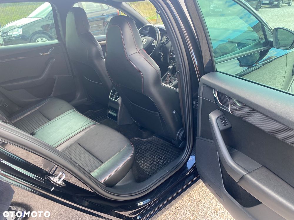 Skoda Octavia 2.0 TDI DSG RS - 18