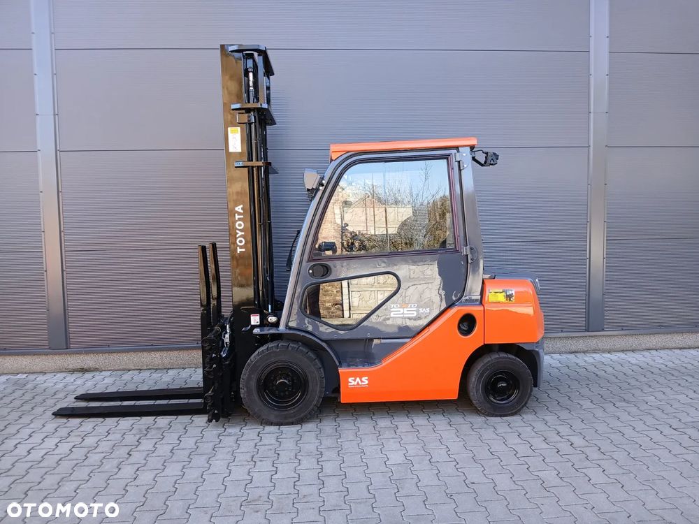 Toyota 02-8FDF25 - 9