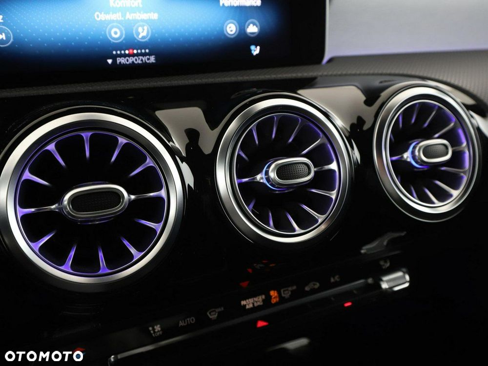 Mercedes-Benz CLA AMG 35 4-Matic 7G-DCT - 31