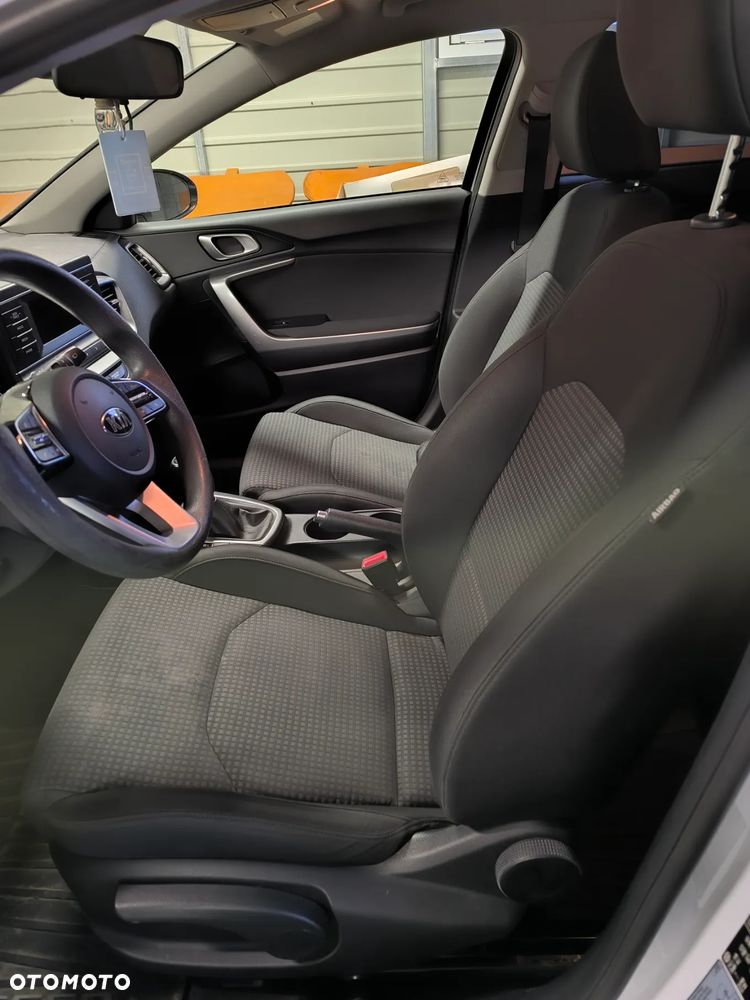 Kia Ceed 1.6 CRDi SCR S - 10