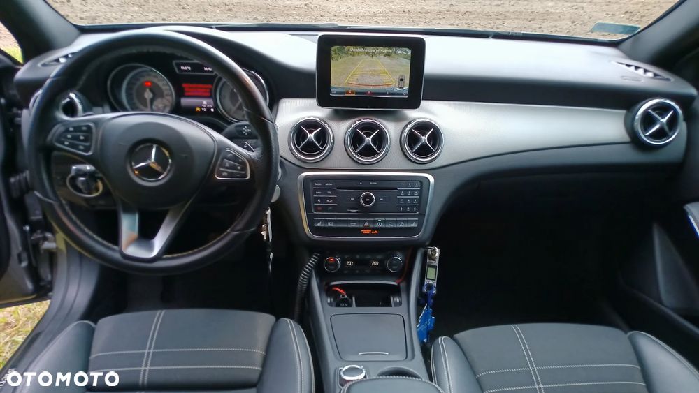 Mercedes-Benz GLA - 24