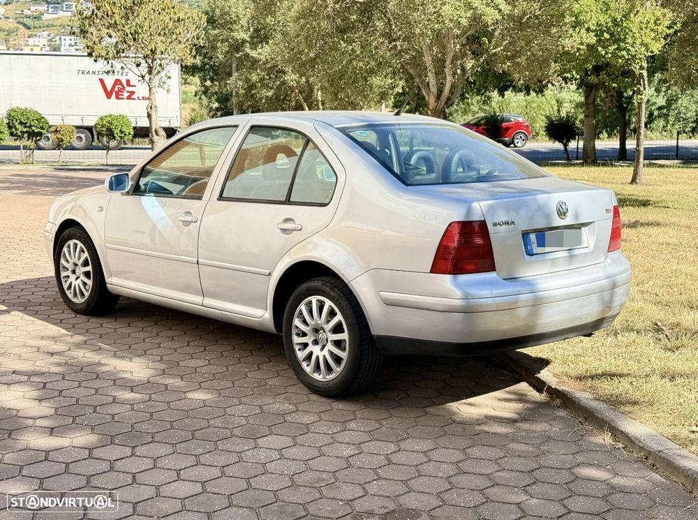 VW Bora 1.9 TDi Highline - 8