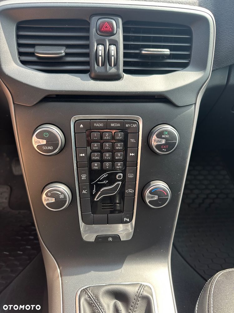 Volvo V40 D2 - 13
