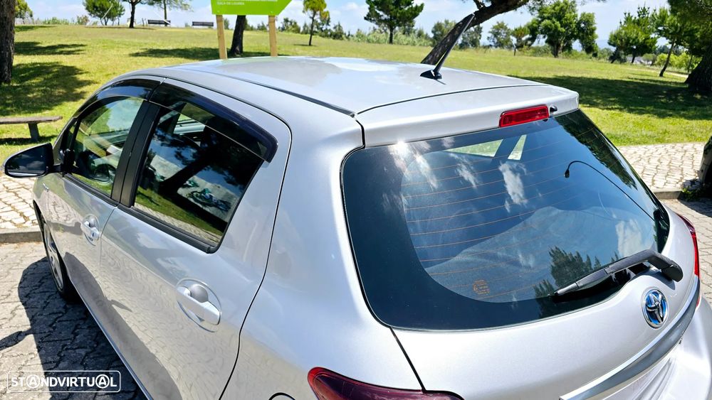 Toyota Yaris 1.5 HSD Comfort +P.Style+P.Techno - 30