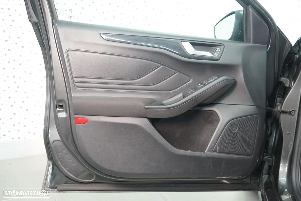 Ford Focus 1.5 TDCi EcoBlue ST-Line - 19