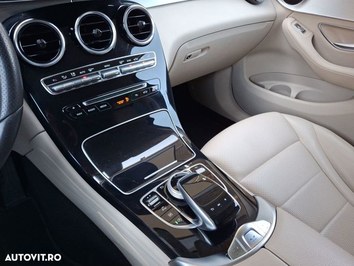 Mercedes-Benz GLC 250 d 4MATIC - 23