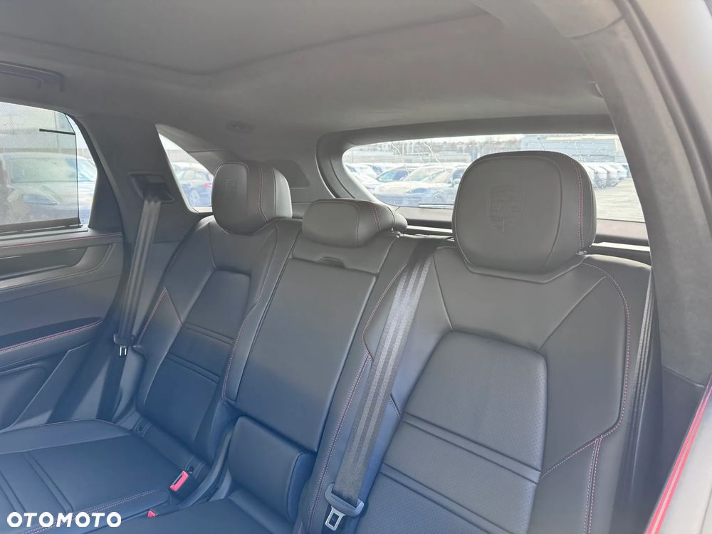 Porsche Cayenne - 14