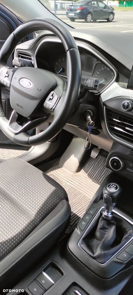 Ford Focus 1.0 EcoBoost Trend - 10