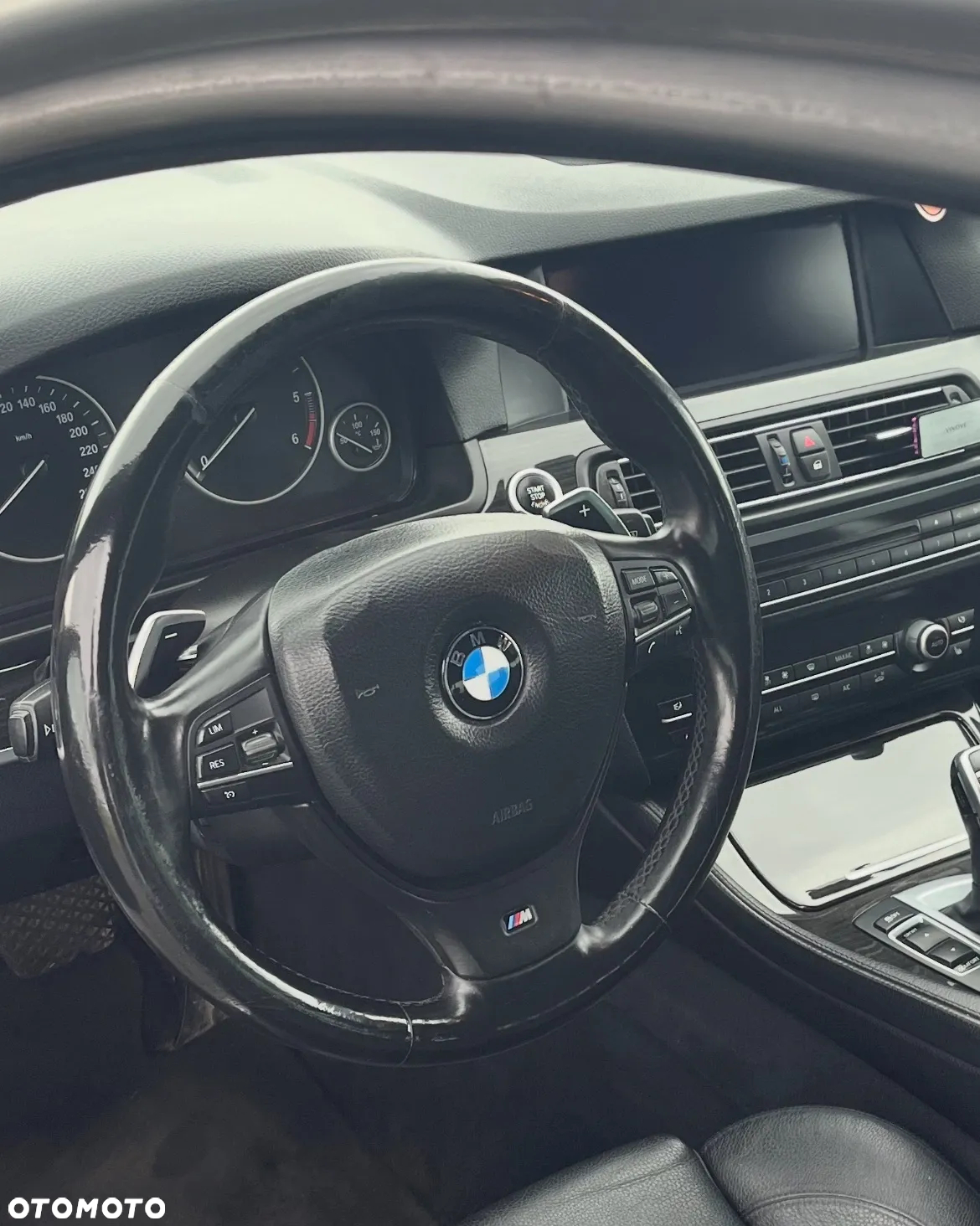 BMW Seria 5 525d xDrive - 15