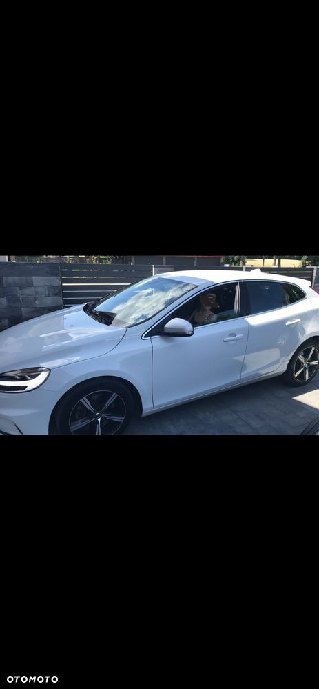 Volvo V40 D2 Drive-E SCR R-Design Momentum - 1