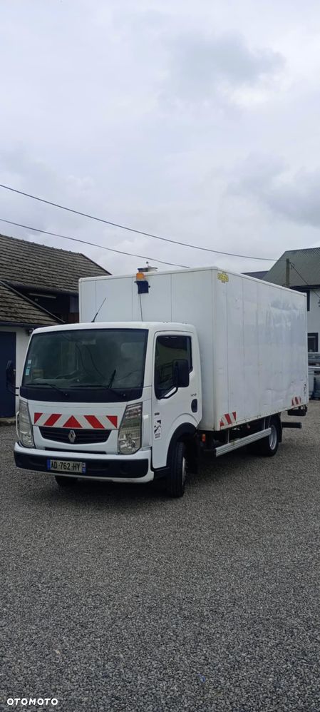 Renault Maxity - 1