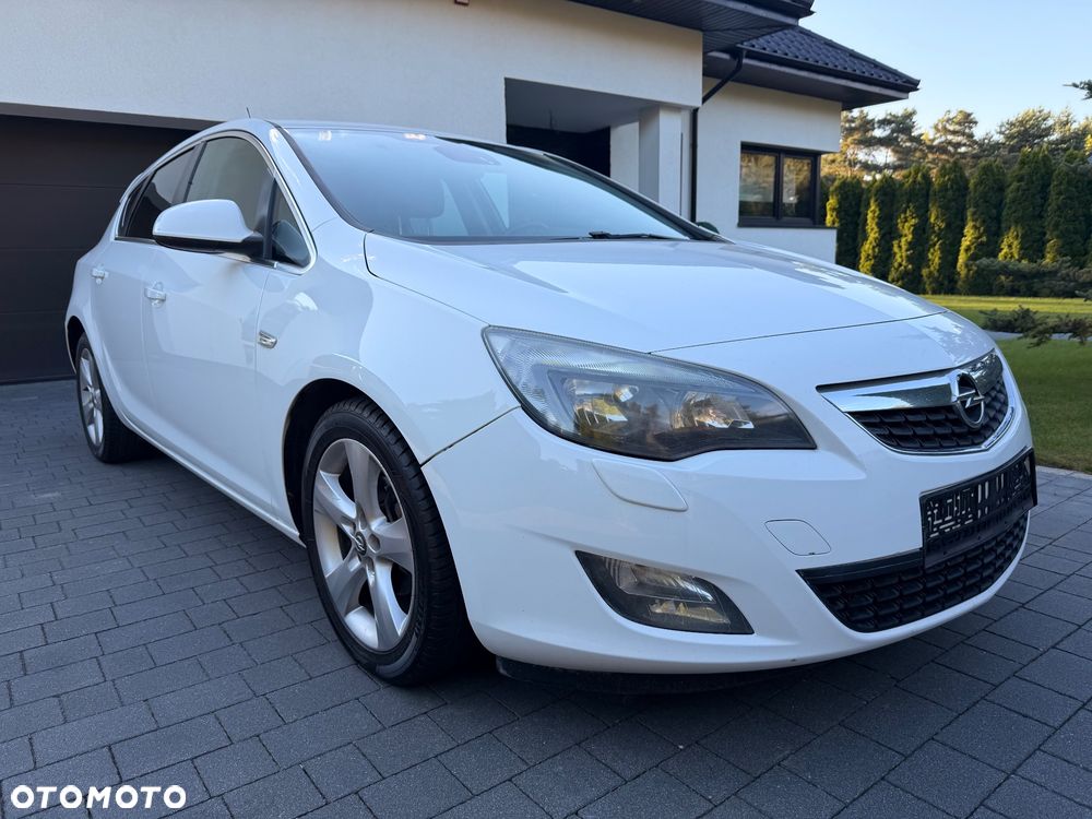Opel Astra 1.4 Turbo Edition Sport - 1