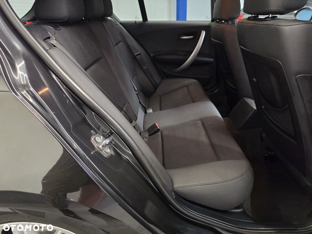 BMW Seria 1 120d DPF - 26
