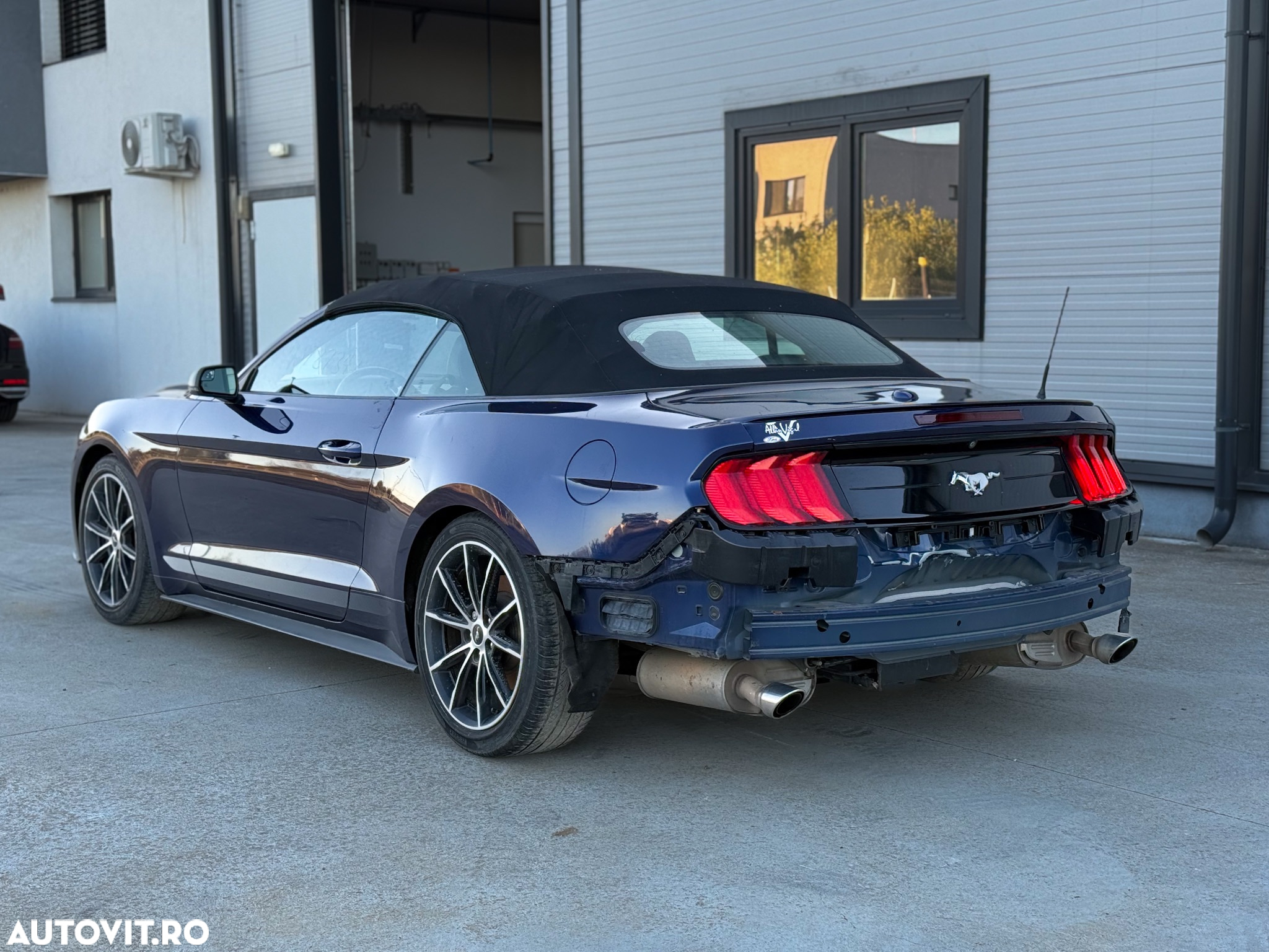 Ford Mustang Cabrio 2.3 Eco Boost - 8