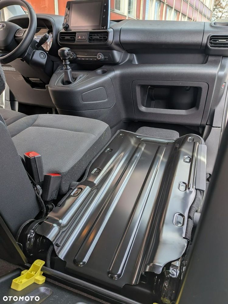 Toyota Proace City - 17