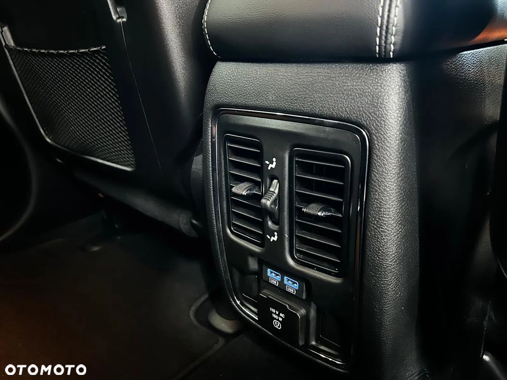 Jeep Grand Cherokee - 12