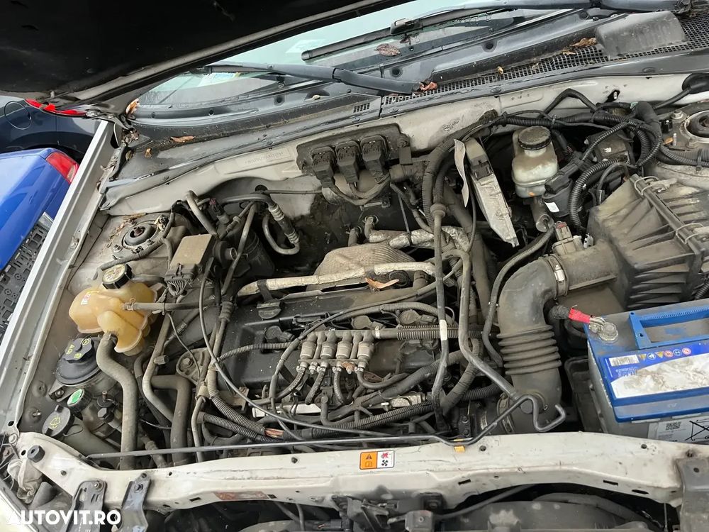 Dezmembrez Mazda Tribute 2002 gri argintiu benzina - 11