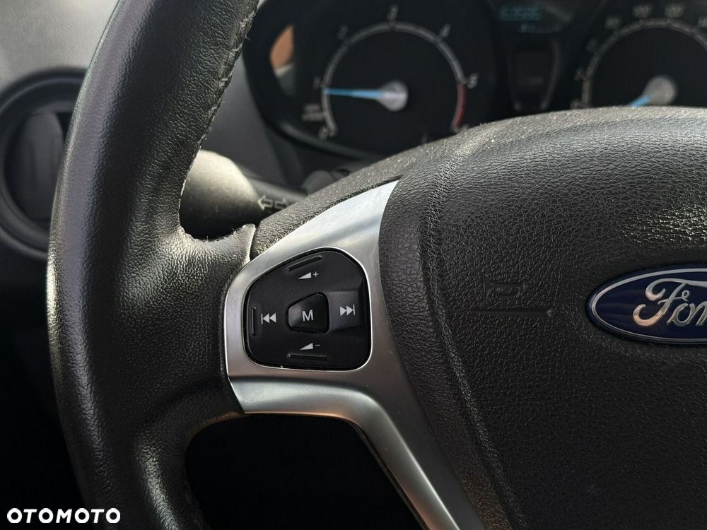 Ford Tourneo Courier - 13