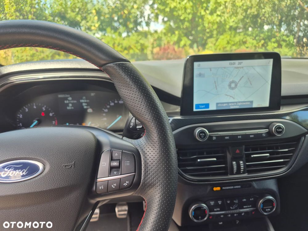 Ford Focus 1.0 EcoBoost Start-Stopp-System ST-LINE - 11