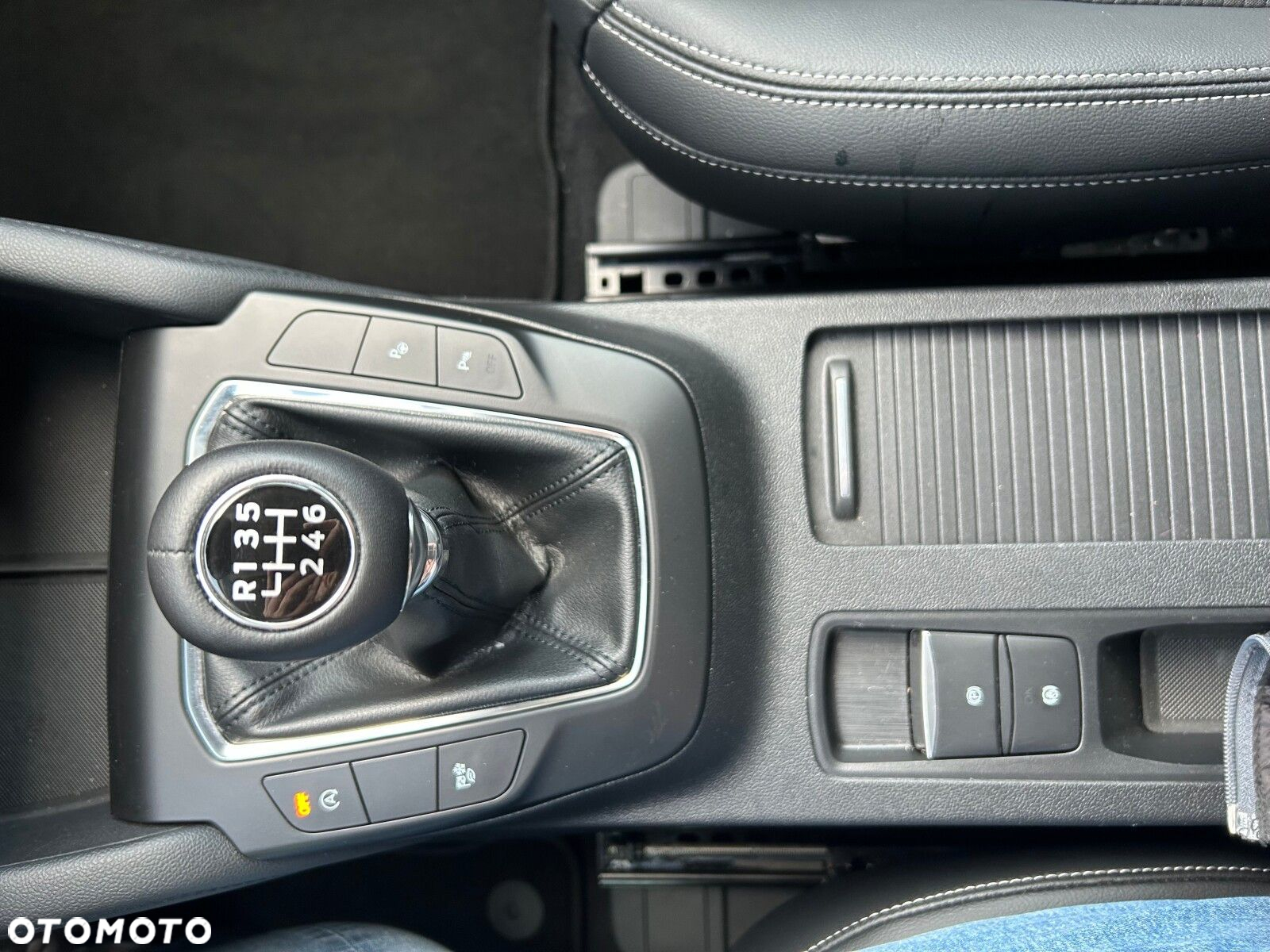 Ford Kuga 1.5 EcoBoost FWD Titanium X - 31