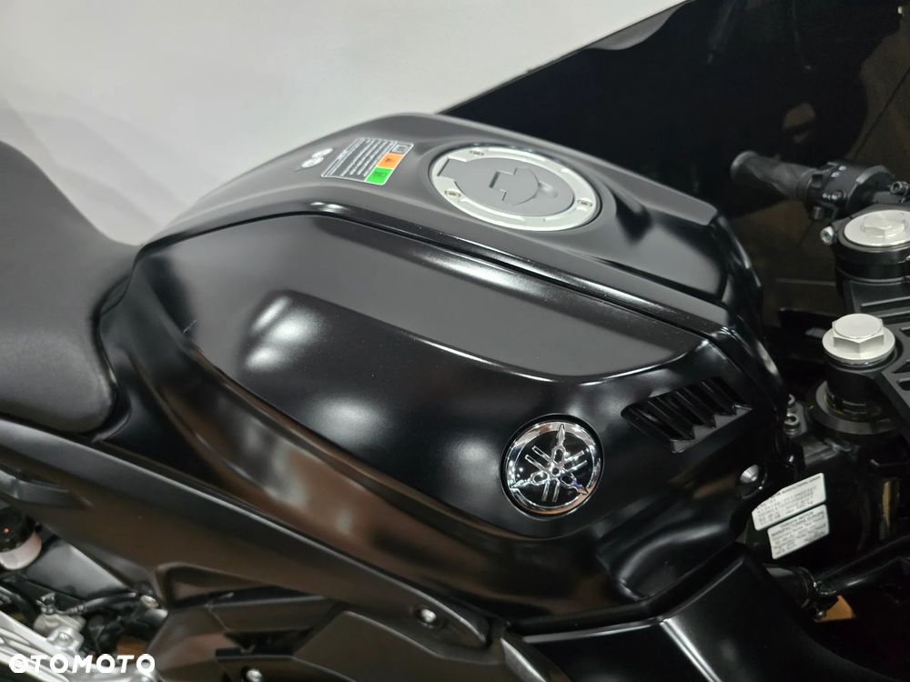 Yamaha YZF - 13