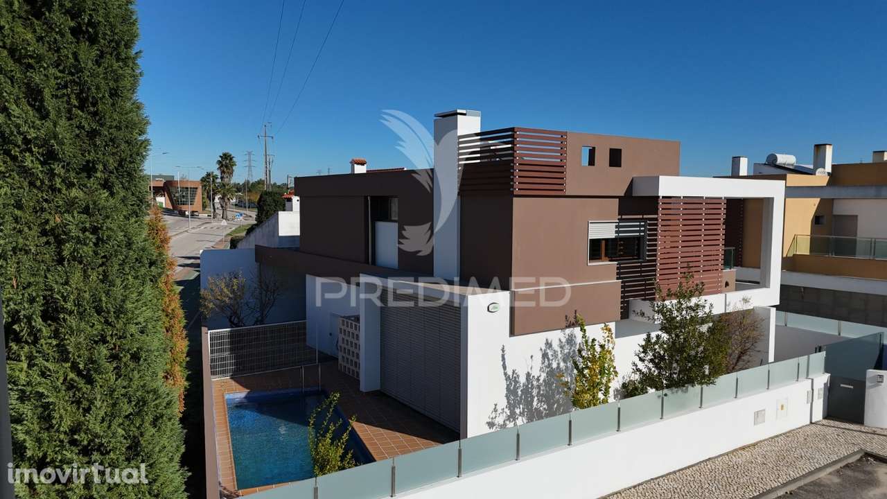 Moradia Isolada T4 como Nova - Grande imagem: 4/40