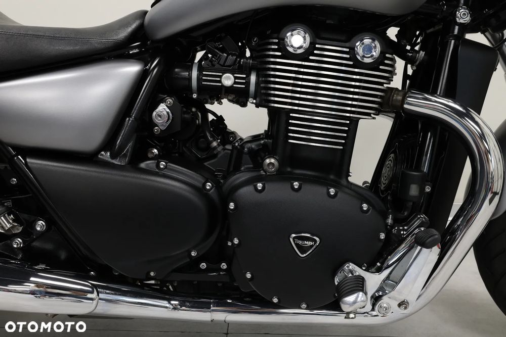Triumph Thunderbird - 21