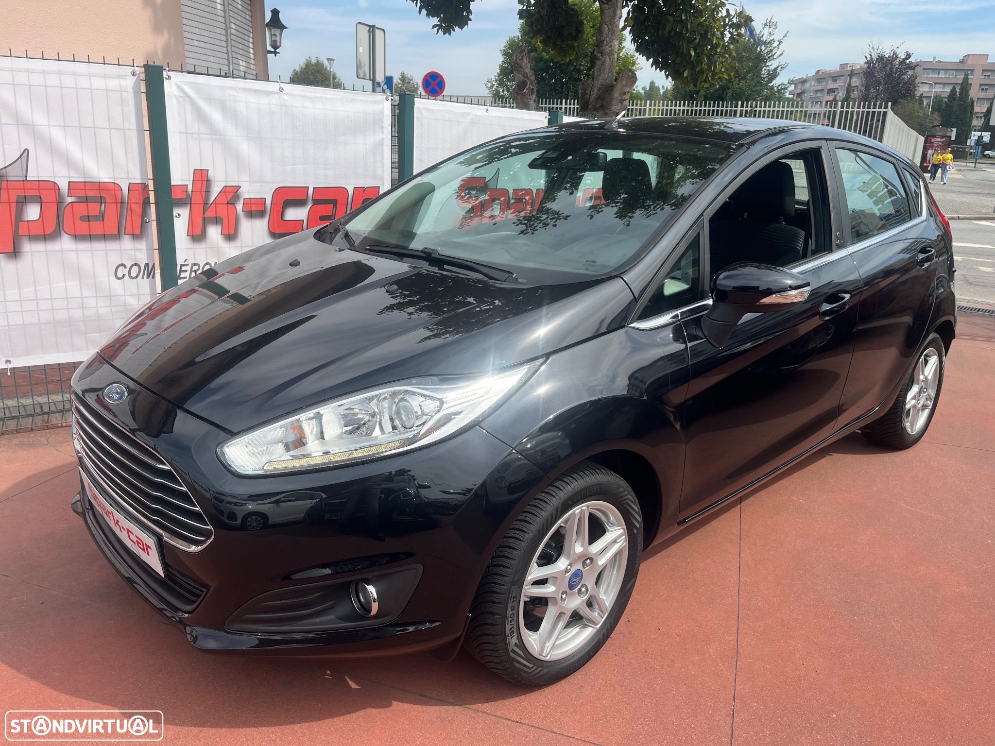 Ford Fiesta 1.0 EcoBoost S&S TITANIUM - 1