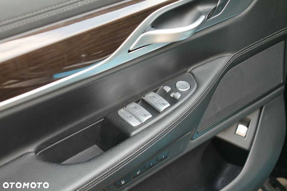 BMW Seria 7 730d xDrive sport - 16