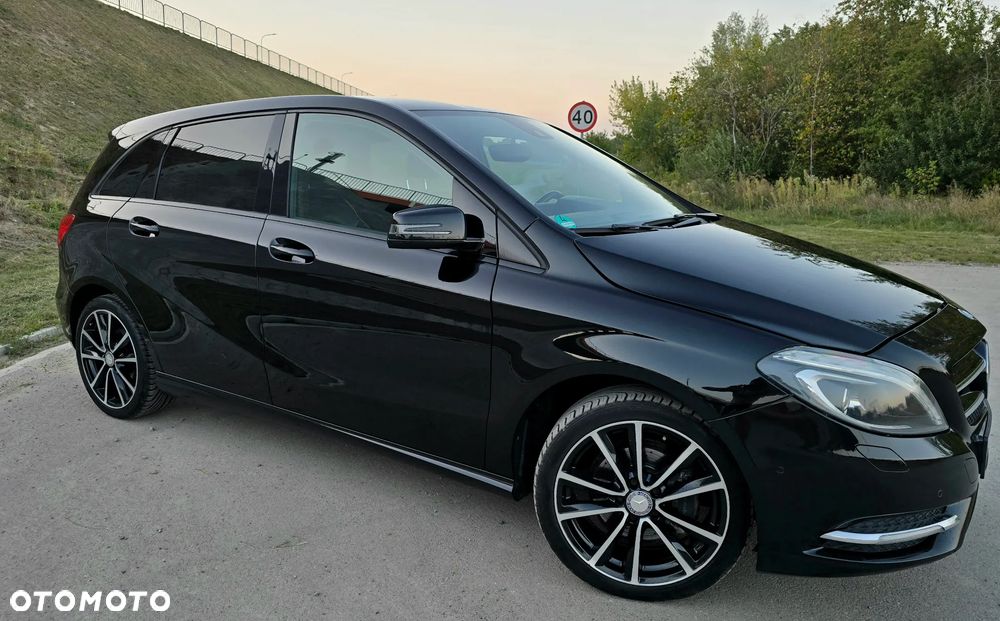 Mercedes-Benz Klasa B 200 BlueEFFICIENCY Edition 1 - 17