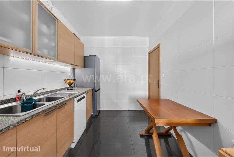 T3 Garajau 112m² | 2 Garagens | 2 Arrecadações | Varanda - Grande imagem: 4/10