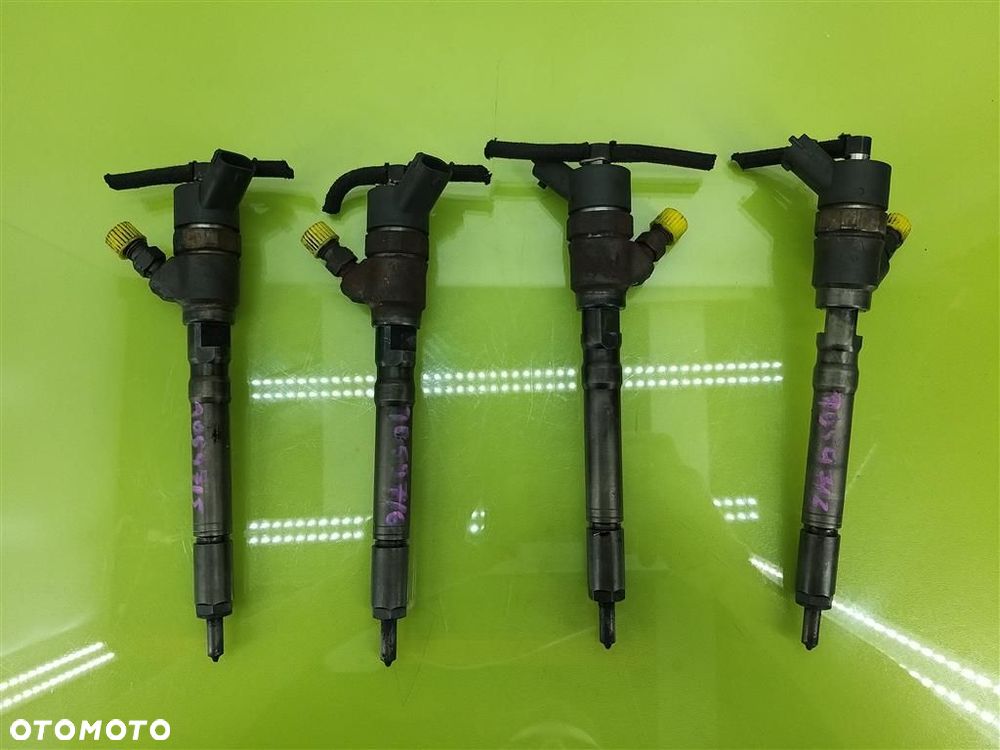 Komplet wtrysków wtryski Kia Carens II 2.0 CRDI 0445110064 3380027010 - 1