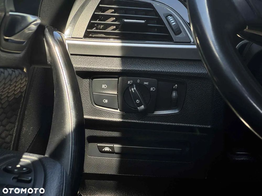 BMW Seria 1 120d xDrive M Sport - 20