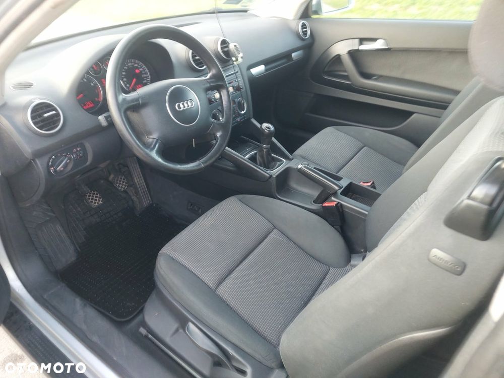 Audi A3 3-drzwiowe 1.6 Ambiente - 10
