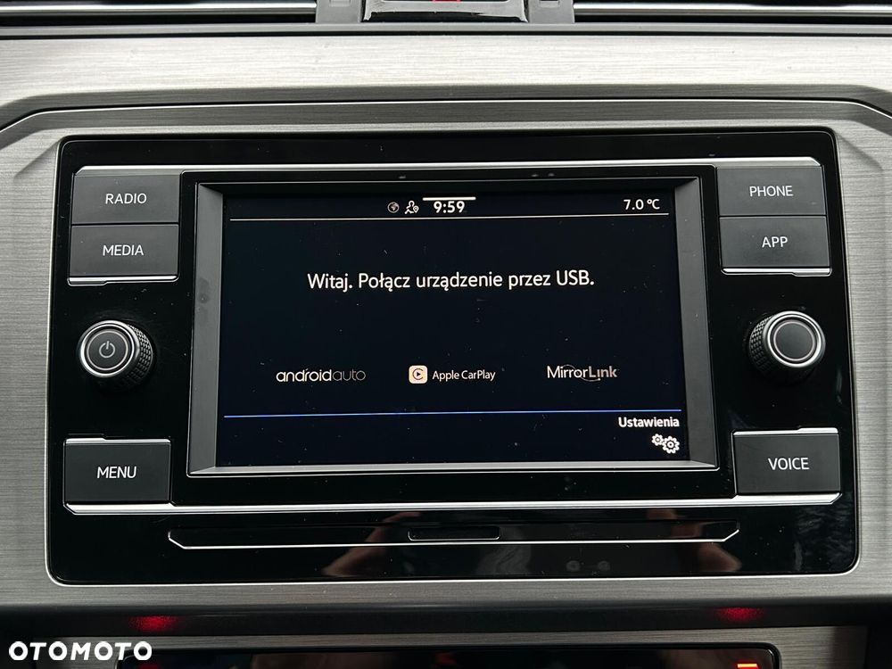 Volkswagen Passat - 30