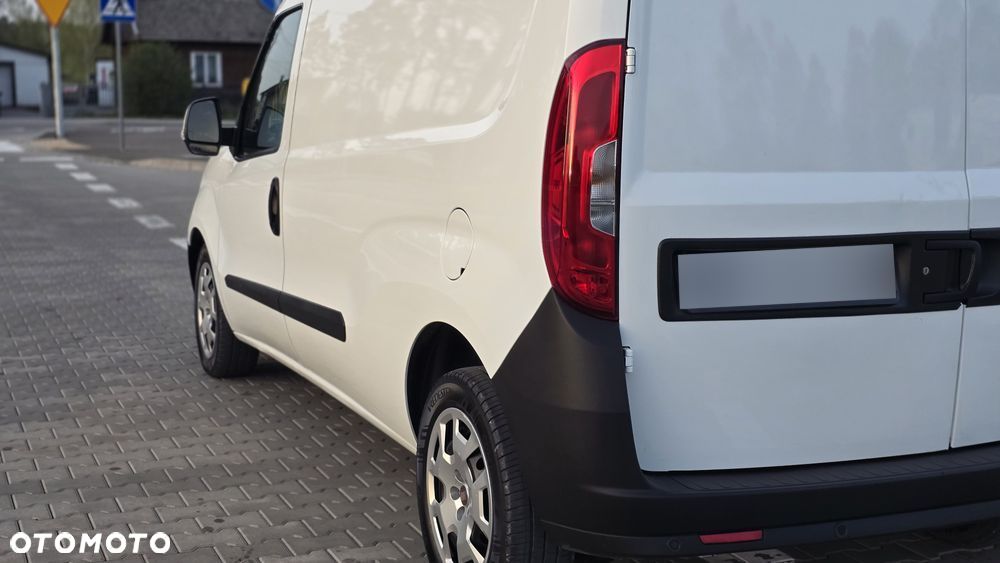 Fiat DOBLO MAXI LONG ❗❗SILNIK 1.6 / SKRZYNIA 6 BIEGÓW / CHŁODNIA-MROŹNIA +25 -25❗❗THERMO KING / ZABUDOWA LAMAR / DRZWI BOCZNE / GRZANIE / IZOTERMA / FULL OPCJA / KLIMATYZACJA / SALON POLSKA / JAK NOWY ❗❗ - 23