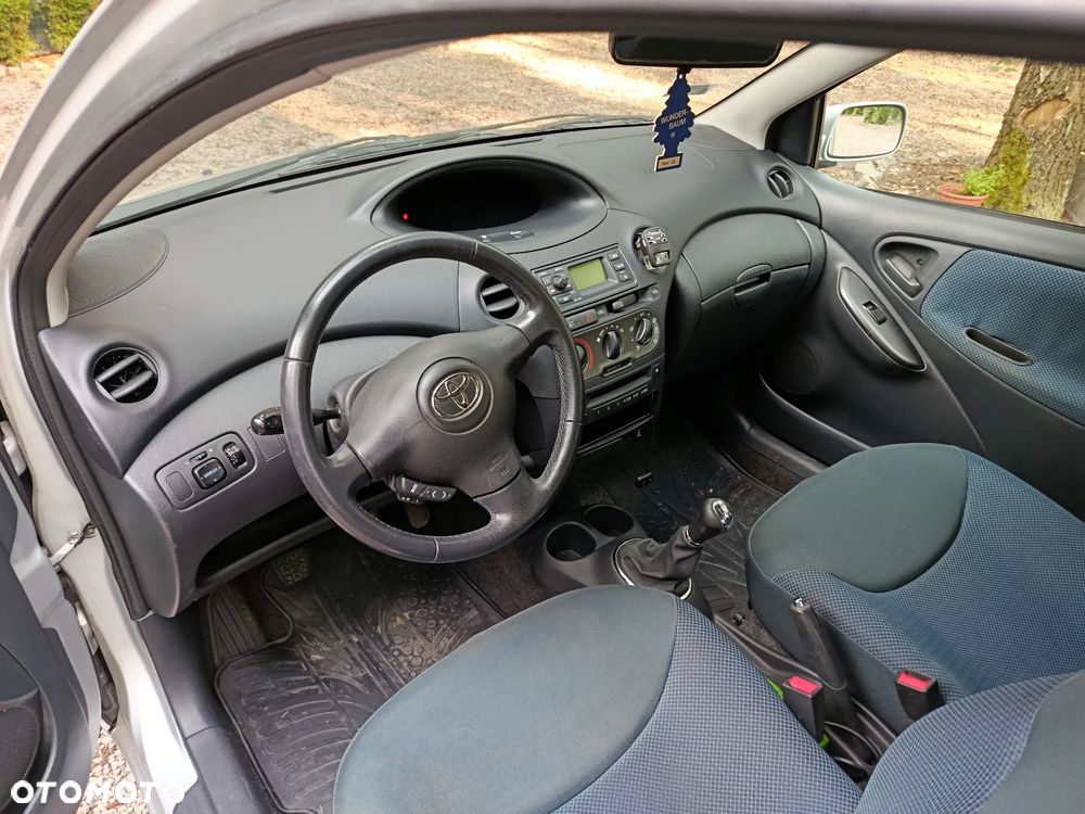 Toyota Yaris 1.0 Sol - 12
