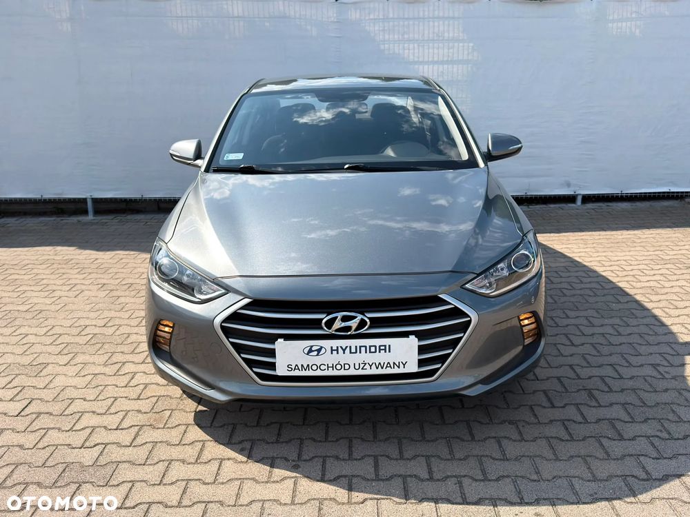 Hyundai Elantra 1.6 Classic Plus - 8