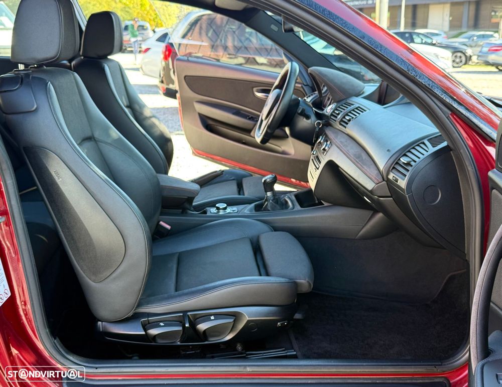 BMW 118 d Coupe Limited Edition Lifestyle c/ M Sport Pack - 26